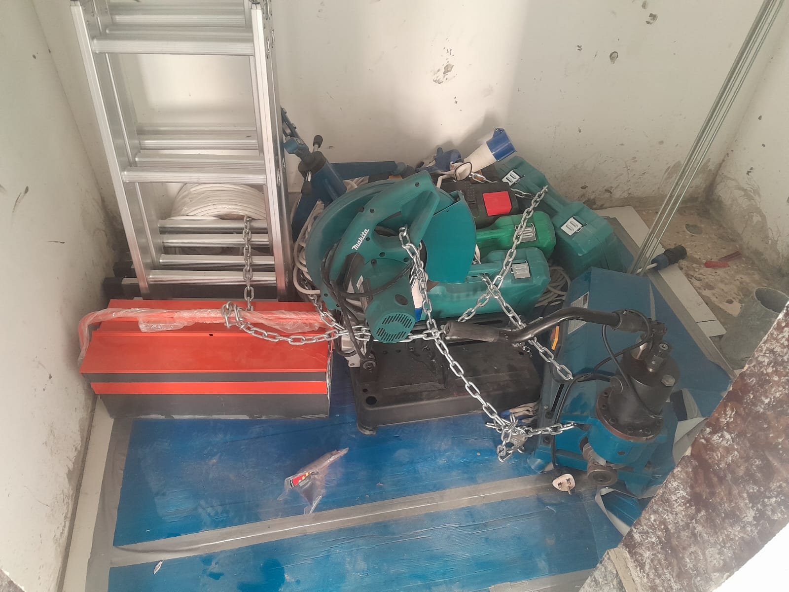 Mechanical threading machine