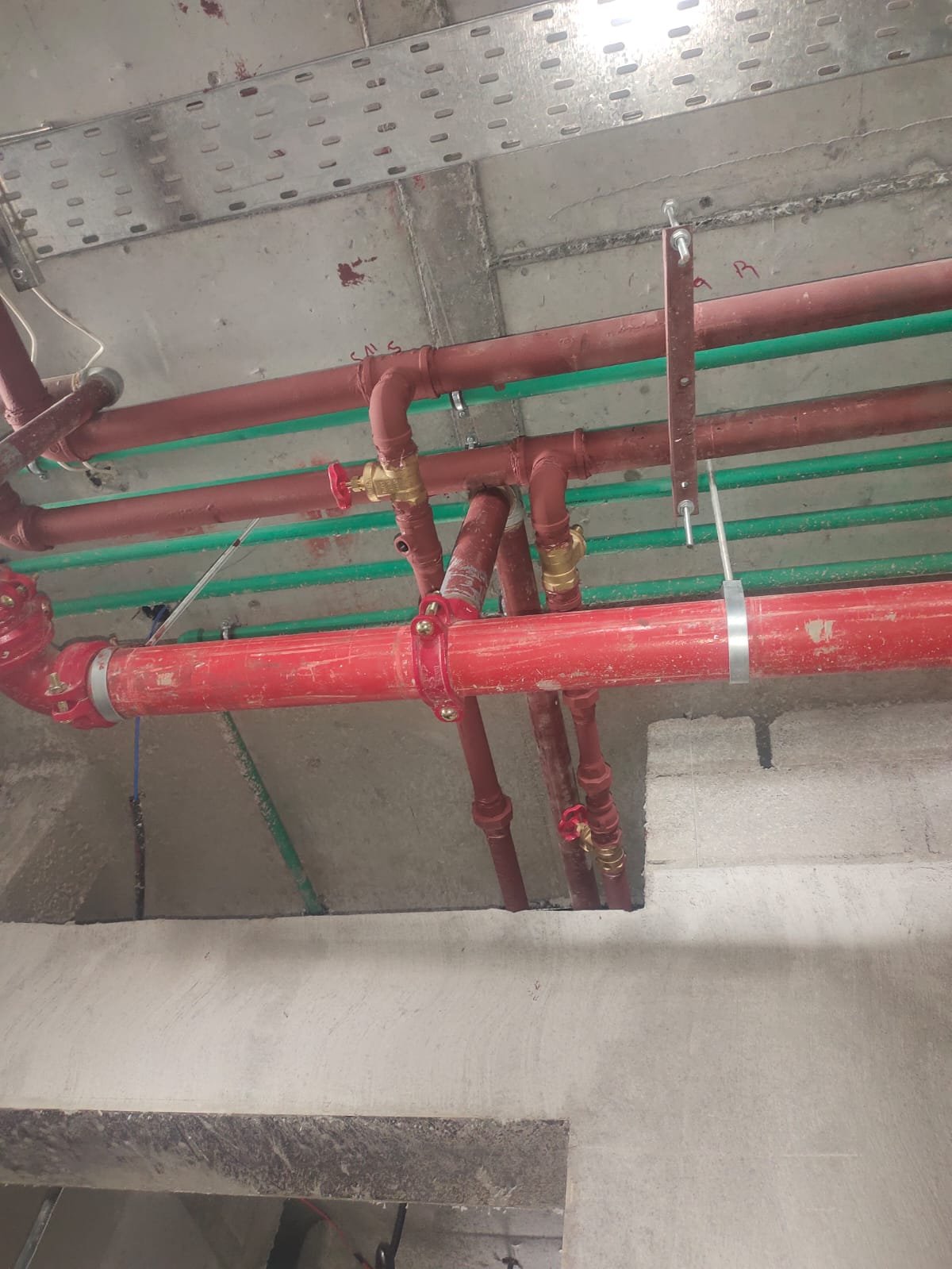 Red fire pipe main line